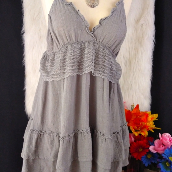 POL Tops - POL Gray Halter Baby Doll Tie Top Size L